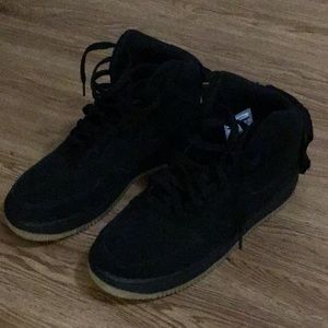 🔥Boys Black AIR FORCE 1 LV8 high tops 🔥